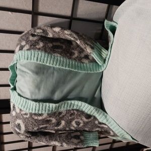Mint & Leoapard Sweater